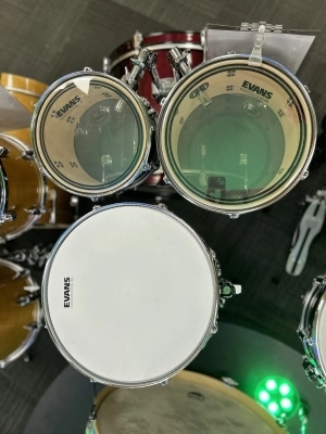 Pearl Forum 5 Piece Drum Set 3